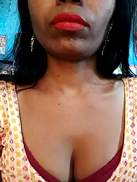 Snapshot of Kajal__Mehra chatting on 03/10/25, 07:21 Kajal  Mehra online show from 03/10/25, 07:21