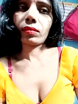 Snapshot of Kajal__Mehra chatting on 03/12/25, 01:14 Kajal  Mehra online show from 03/12/25, 01:14