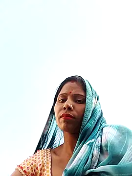 Snapshot of Kajal__Mehra chatting on 03/12/25, 11:53 Kajal  Mehra online show from 03/12/25, 11:53