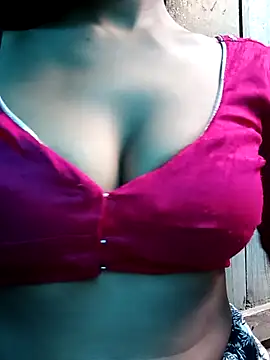 Snapshot of Kajal__Mehra chatting on 09/13/25, 02:33 Kajal  Mehra online show from 09/13/25, 02:33