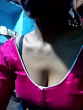 Snapshot of Kajal__Mehra chatting on 09/16/25, 12:44 Kajal  Mehra online show from 09/16/25, 12:44