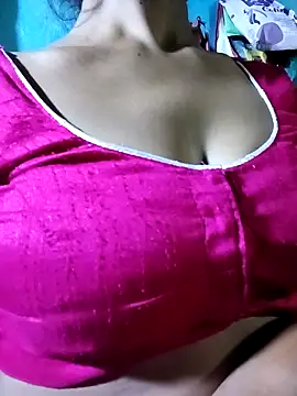 Snapshot of Kajal__Mehra chatting on 09/23/25, 04:10 Kajal  Mehra online show from 09/23/25, 04:10