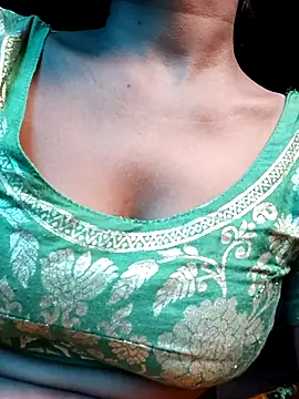 Snapshot of Kajal__Mehra chatting on 09/30/25, 04:17 Kajal  Mehra online show from 09/30/25, 04:17