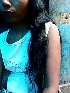 Snapshot of Kajal__Mehra chatting on 10/15/25, 10:15 Kajal  Mehra online show from 10/15/25, 10:15