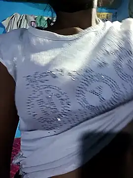 Snapshot of Kajal__Mehra chatting on 10/18/25, 03:13 Kajal  Mehra online show from 10/18/25, 03:13