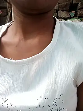 Snapshot of Kajal__Mehra chatting on 10/22/25, 08:47 Kajal  Mehra online show from 10/22/25, 08:47