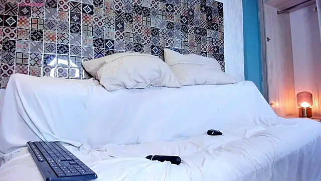 Pamela Johnsonn online show from 03/20/25, 01:57