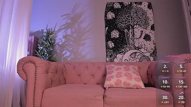 Lia Sweett  online show from 01/30/25, 05:17