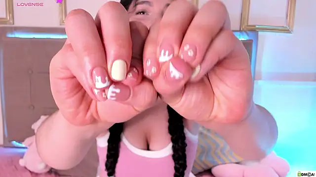 amandalee01 online show from 04/07/26, 09:59