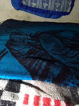 manuamador online show from 11/17/25, 04:29