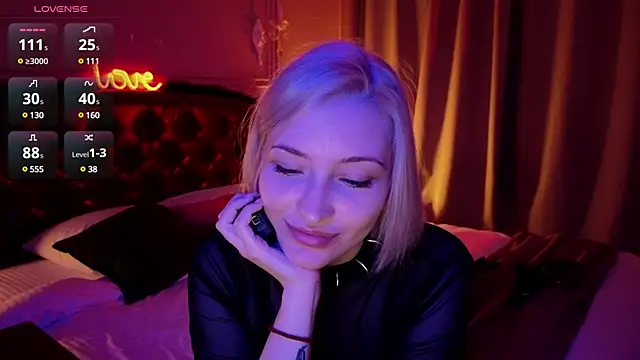 Snapshot of alexa_novak chatting on 12/22/24, 01:34 alexa novak online show from 12/22/24, 01:34