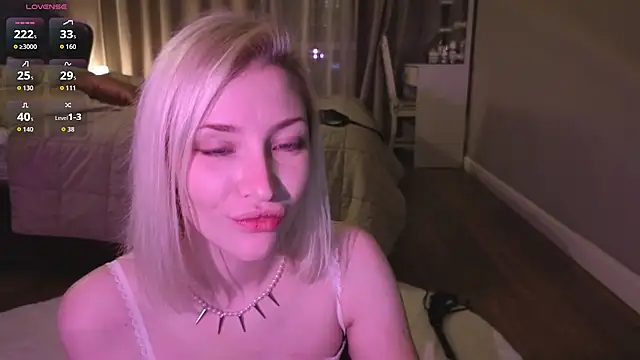 Snapshot of alexa_novak chatting on 09/30/25, 02:22 alexa novak online show from 09/30/25, 02:22