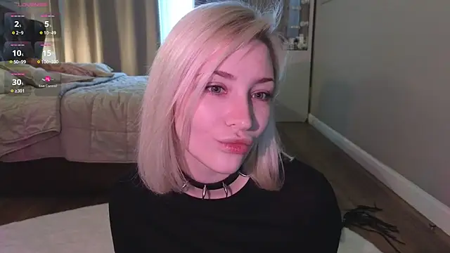 Snapshot of alexa_novak chatting on 10/05/25, 02:32 alexa novak online show from 10/05/25, 02:32