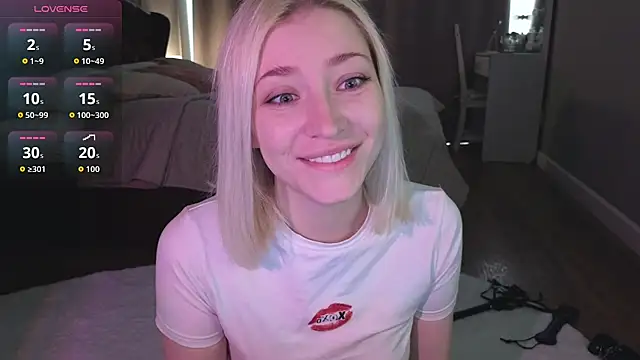 Snapshot of alexa_novak chatting on 10/11/25, 02:33 alexa novak online show from 10/11/25, 02:33