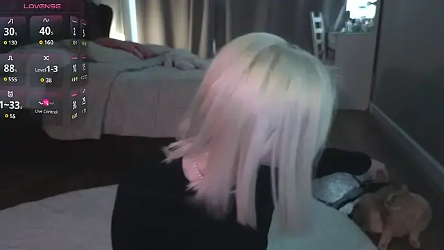 Snapshot of alexa_novak chatting on 10/16/25, 02:45 alexa novak online show from 10/16/25, 02:45