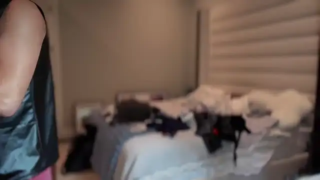 Snapshot of 69woodinson chatting on 09/12/25, 05:13 69woodinson online show from 09/12/25, 05:13