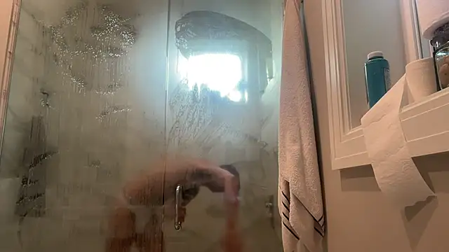 Snapshot of 69woodinson chatting on 12/18/25, 01:17 69woodinson online show from 12/18/25, 01:17