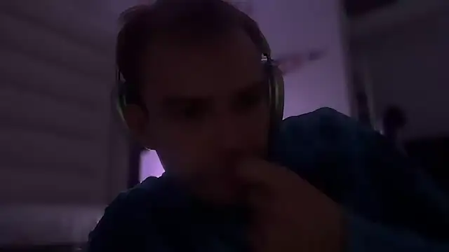 Snapshot of 69woodinson chatting on 12/19/25, 12:23 69woodinson online show from 12/19/25, 12:23