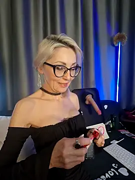 Snapshot of Milforja chatting on 12/19/25, 06:37 Milforja online show from 12/19/25, 06:37