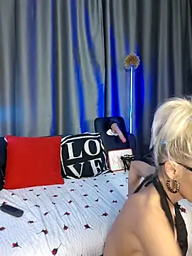 Snapshot of Milforja chatting on 03/01/26, 04:25 Milforja online show from 03/01/26, 04:25