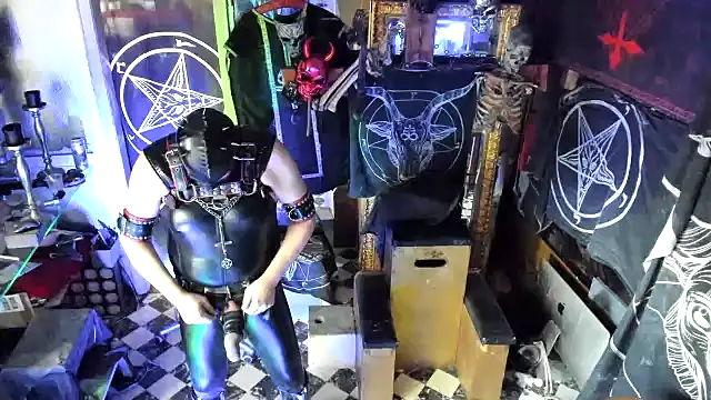 Snapshot of BULGEDEMON chatting on 11/03/25, 09:21 BULGEDEMON online show from 11/03/25, 09:21