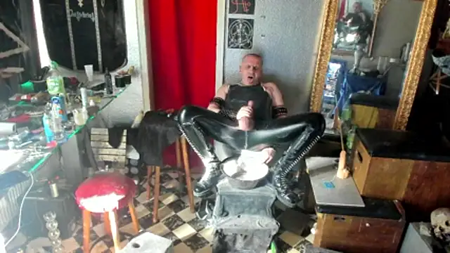 Snapshot of BULGEDEMON chatting on 03/20/26, 02:55 BULGEDEMON online show from 03/20/26, 02:55