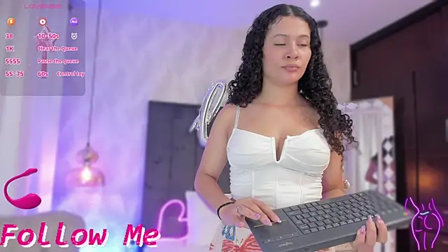 Snapshot of SHARONN____ chatting on 03/01/25, 04:04 SHARONN online show from 03/01/25, 04:04