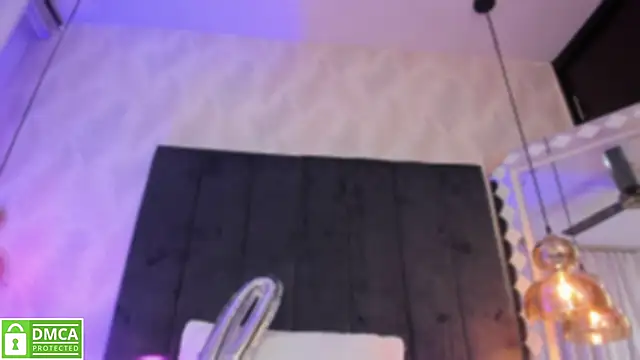 Snapshot of SHARONN____ chatting on 03/17/25, 06:18 SHARONN online show from 03/17/25, 06:18