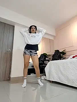 Snapshot of SHARONN____ chatting on 10/09/25, 04:10 SHARONN online show from 10/09/25, 04:10