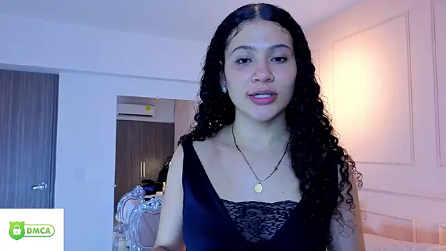 Snapshot of SHARONN____ chatting on 10/22/25, 04:13 SHARONN online show from 10/22/25, 04:13