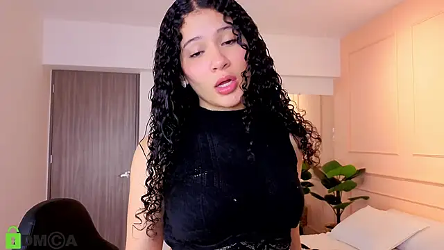 Snapshot of SHARONN____ chatting on 11/08/25, 03:29 SHARONN online show from 11/08/25, 03:29