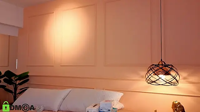 Snapshot of SHARONN____ chatting on 11/14/25, 04:00 SHARONN online show from 11/14/25, 04:00