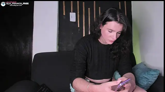 Snapshot of elafranco_ chatting on 01/18/25, 02:58 elafranco  online show from 01/18/25, 02:58
