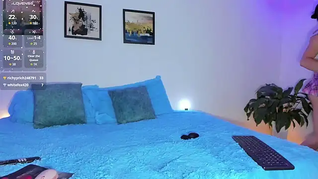 Snapshot of elafranco_ chatting on 12/20/25, 04:08 elafranco online show from 12/20/25, 04:08