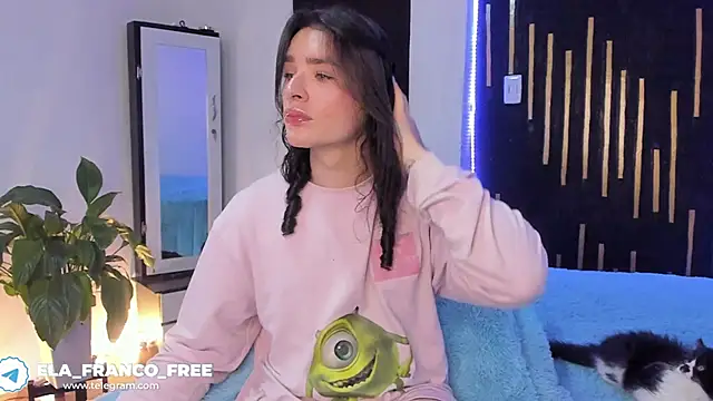Snapshot of elafranco_ chatting on 06/19/26, 10:57 elafranco online show from 06/19/26, 10:57