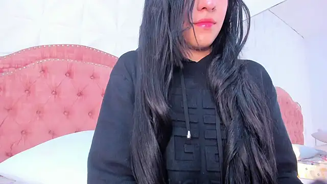 Snapshot of aggy_castel chatting on 03/07/26, 05:21 aggy castel online show from 03/07/26, 05:21