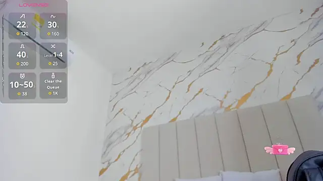 Snapshot of aggy_castel chatting on 04/14/26, 03:40 aggy castel online show from 04/14/26, 03:40