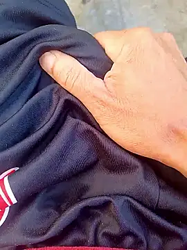 Snapshot of paubabando_ chatting on 12/19/25, 09:38 paubabando online show from 12/19/25, 09:38