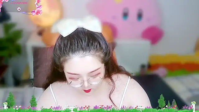 Snapshot of Weiwei5200 chatting on 11/09/25, 02:21 Weiwei5200 online show from 11/09/25, 02:21