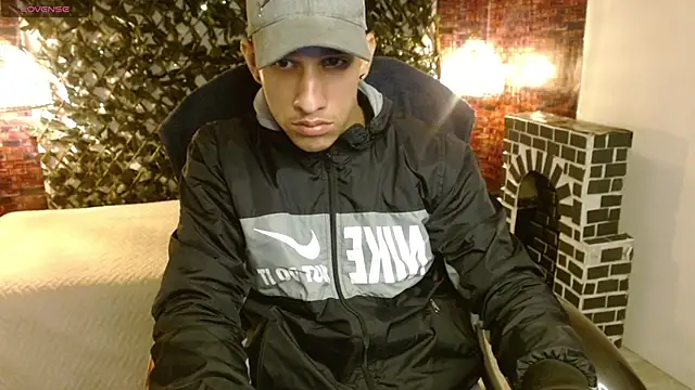 Snapshot of Jheidertwink chatting on 12/17/24, 03:50 Jheidertwink online show from 12/17/24, 03:50