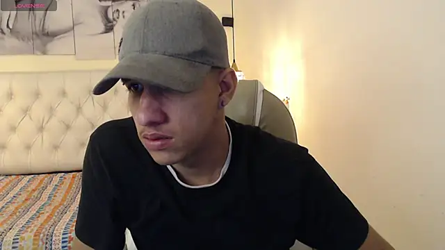 Snapshot of Jheidertwink chatting on 12/19/24, 03:18 Jheidertwink online show from 12/19/24, 03:18