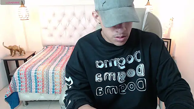 Snapshot of Jheidertwink chatting on 12/20/24, 07:12 Jheidertwink online show from 12/20/24, 07:12