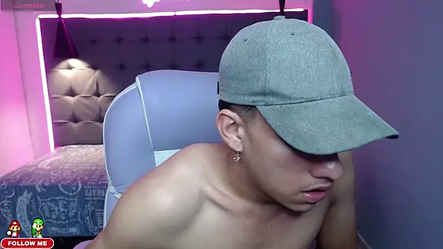 Snapshot of Jheidertwink chatting on 12/21/24, 09:44 Jheidertwink online show from 12/21/24, 09:44