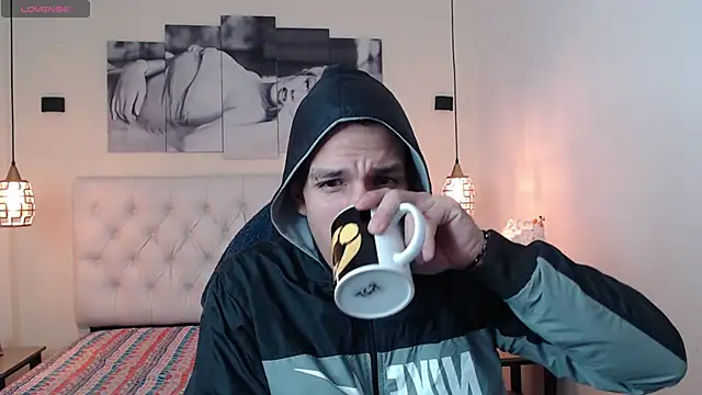 Snapshot of Jheidertwink chatting on 12/21/24, 07:27 Jheidertwink online show from 12/21/24, 07:27