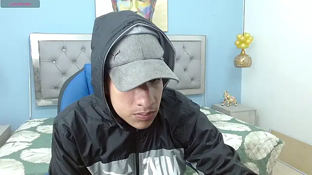 Snapshot of Jheidertwink chatting on 12/27/24, 03:31 Jheidertwink online show from 12/27/24, 03:31