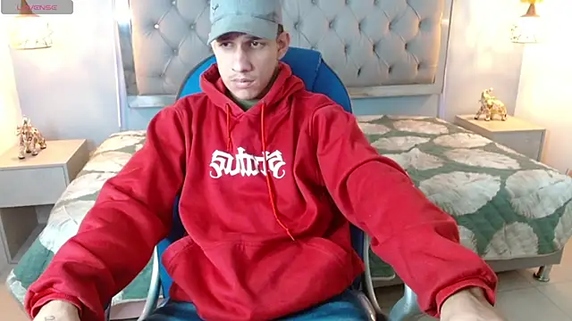 Snapshot of Jheidertwink chatting on 12/28/24, 03:26 Jheidertwink online show from 12/28/24, 03:26