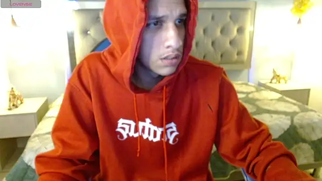 Snapshot of Jheidertwink chatting on 12/28/24, 09:31 Jheidertwink online show from 12/28/24, 09:31