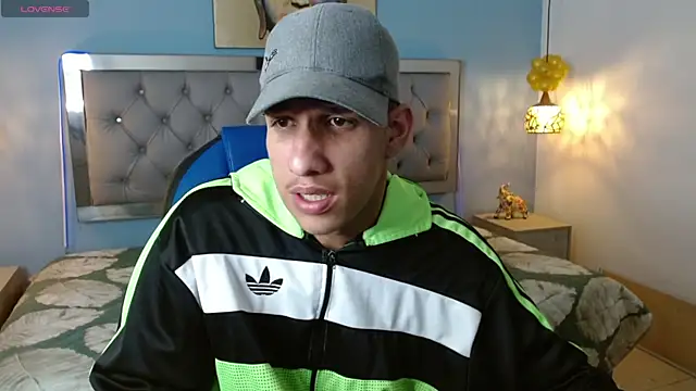 Snapshot of Jheidertwink chatting on 12/29/24, 03:22 Jheidertwink online show from 12/29/24, 03:22