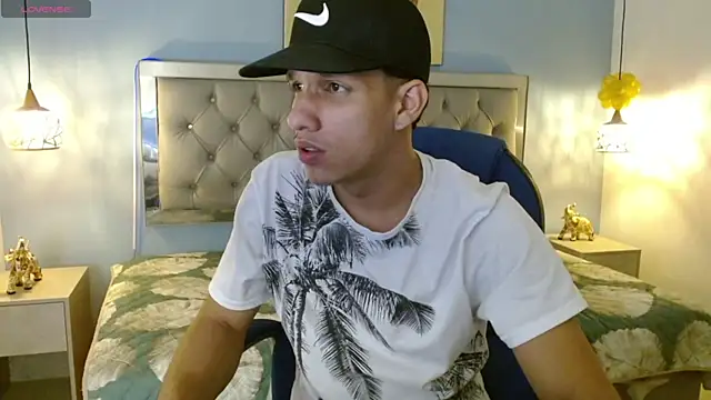 Snapshot of Jheidertwink chatting on 01/05/25, 03:32 Jheidertwink online show from 01/05/25, 03:32