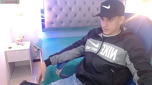 Snapshot of Jheidertwink chatting on 01/06/25, 03:31 Jheidertwink online show from 01/06/25, 03:31